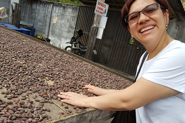 Pia Fave Cacao Drying